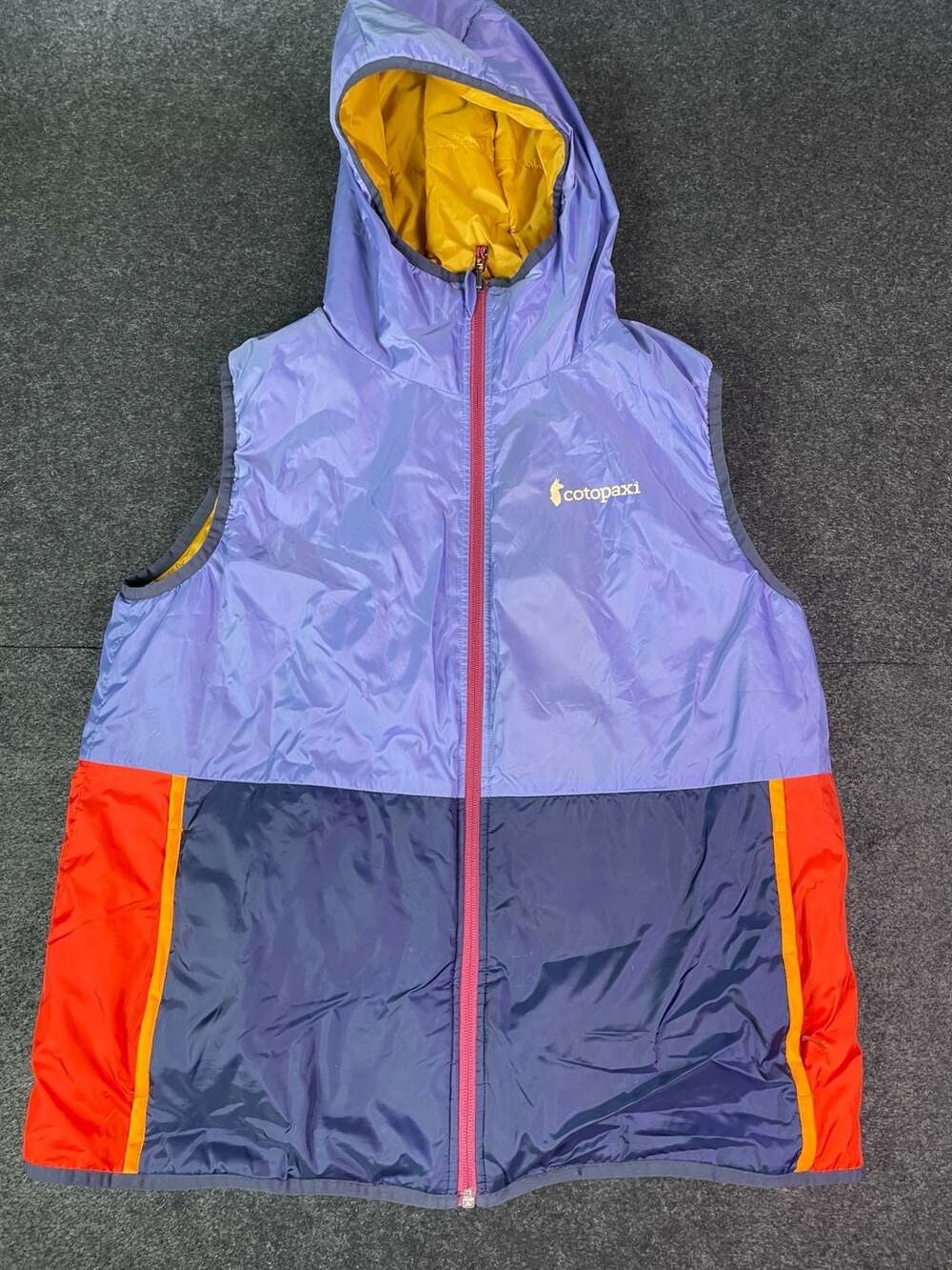 Cotopaxi Teca Calido Reversible Hooded Vest Size L Multi-Color